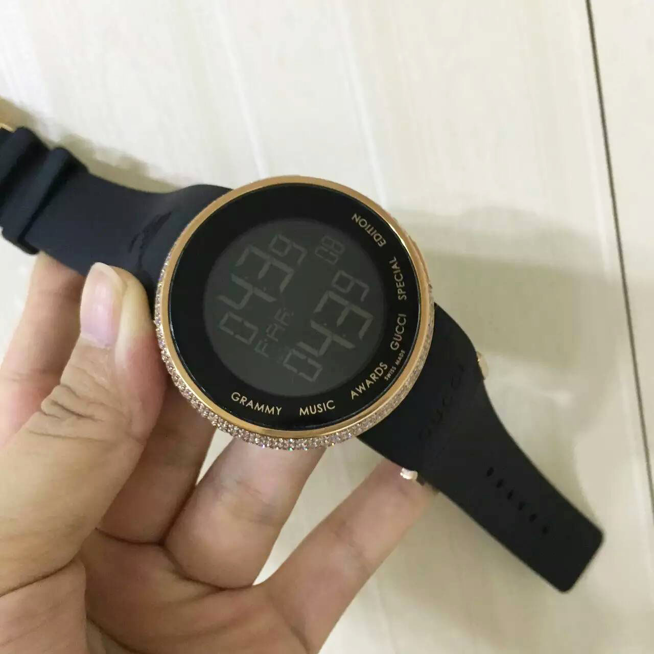3A古馳 Gucci 電子顯示款搭載原裝機芯 1比1復刻 多時區設計