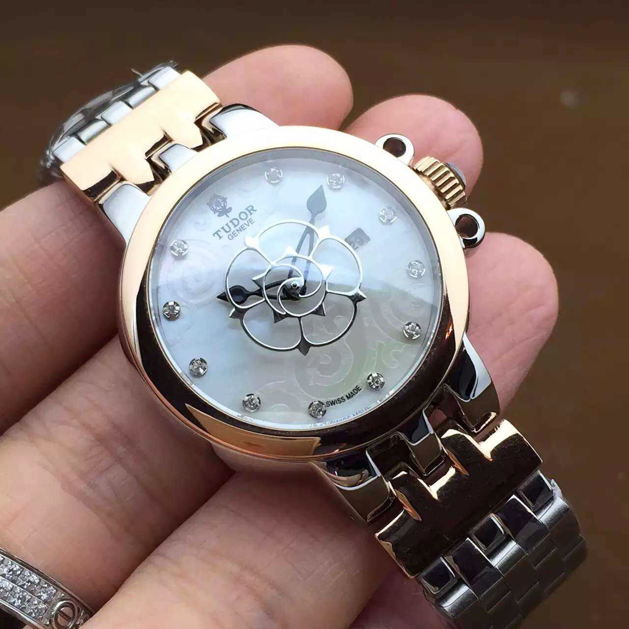 3A帝舵 TUDOR 玫瑰系列新品上市 搭載進口機械機芯 直徑30mm 貝母錶盤設計 玫瑰形秒針