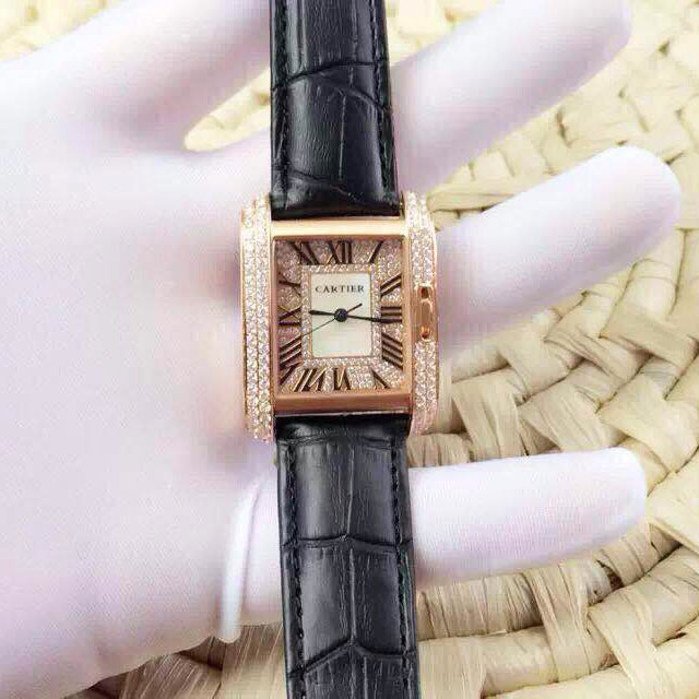 3A卡地亞 Cartier 英國坦克系列 搭載瑞士石英機芯 中號30*39mm